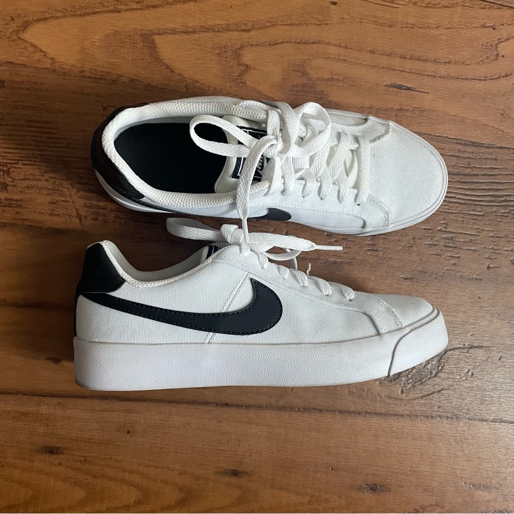 Nike Court Legacy Sneakers